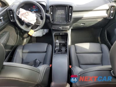 Zdjęcie 8 z 14 samochodu: 2024 VOLVO XC40 ULTIMATE VIN:YV4L12UF3R2319797 - miniatura