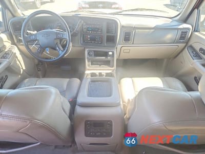 Zdjęcie 8 z 13 samochodu: 2004 CHEVROLET SUBURBAN K1500 VIN:3GNFK16T24G176259 - miniatura