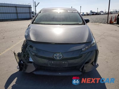 Piąte zdjęcie samochodu w środku: 2021 TOYOTA PRIUS PRIME LE VIN:JTDKAMFP1M3178084 - miniatura