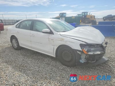 Czwarte zdjęcie samochodu z boku: 2014 VOLKSWAGEN PASSAT S VIN:1VWAP7A37EC014868 - miniatura