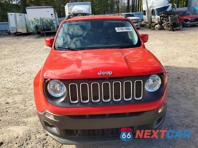 Piąte zdjęcie samochodu w środku: 2015 JEEP RENEGADE LATITUDE VIN:ZACCJABT5FPB35744 - miniatura