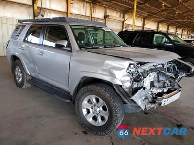 Czwarte zdjęcie samochodu z boku: 2018 TOYOTA 4RUNNER SR5 VIN:JTEBU5JR6J5585965 - miniatura