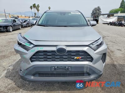 Piąte zdjęcie samochodu w środku: 2022 TOYOTA RAV4 XLE VIN:2T3W1RFV2NW205689 - miniatura