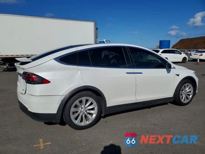 Trzecie zdjęcie samochodu z tyłu: 2017 TESLA MODEL X VIN:5YJXCAE26HF057192 - miniatura