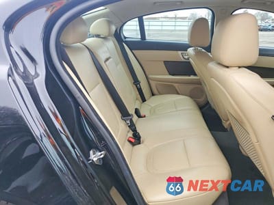 Zdjęcie 10 z 12 samochodu: 2013 JAGUAR XF VIN:SAJWA0ES4DPS66055 - miniatura
