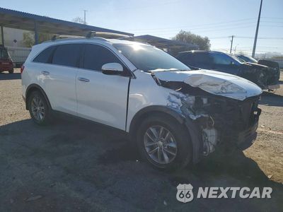 Czwarte zdjęcie samochodu z boku: 2018 KIA SORENTO LX VIN:5XYPG4A31JG422977 - miniatura