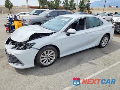 2022 TOYOTA CAMRY LE 4T1C11AK2NU025235 - główne zdjęcie licytacji z USA - miniatura