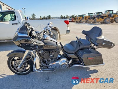 Trzecie zdjęcie samochodu z tyłu: 2013 HARLEY-DAVIDSON FLTRX ROAD GLIDE CUSTOM VIN:1HD1KHM13DB692635 - miniatura