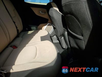 Zdjęcie 11 z 13 samochodu: 2015 JEEP RENEGADE LATITUDE VIN:ZACCJABT5FPB35744 - miniatura