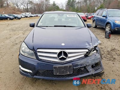 Piąte zdjęcie samochodu w środku: 2013 MERCEDES-BENZ C 300 4MATIC VIN:WDDGF8AB8DG129750 - miniatura