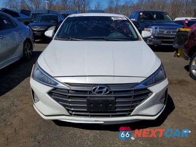 Piąte zdjęcie samochodu w środku: 2019 HYUNDAI ELANTRA SEL VIN:5NPD84LF7KH474907 - miniatura