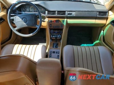 Zdjęcie 8 z 12 samochodu: 1986 MERCEDES-BENZ 300 E VIN:WDBEA30D3GA239178 - miniatura