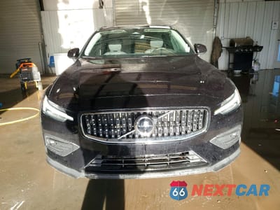 Piąte zdjęcie samochodu w środku: 2025 VOLVO V60 CROSS COUNTRY PLUS VIN:YV4L12WK9S2147338 - miniatura