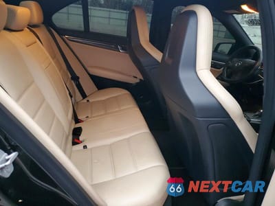 Zdjęcie 10 z 12 samochodu: 2010 MERCEDES-BENZ C 63 AMG VIN:WDDGF7HB4AF401826 - miniatura