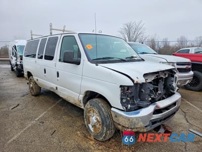 Czwarte zdjęcie samochodu z boku: 2012 FORD ECONOLINE E350 SUPER DUTY WAGON VIN:1FBNE3BL6CDA61015 - miniatura