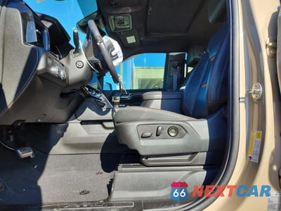 Zdjęcie 7 z 13 samochodu: 2023 GMC SIERRA K1500 AT4 VIN:1GTUUEEL9PZ196855 - miniatura