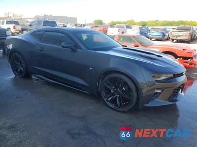 Czwarte zdjęcie samochodu z boku: 2018 CHEVROLET CAMARO SS VIN:1G1FF1R70J0137450 - miniatura