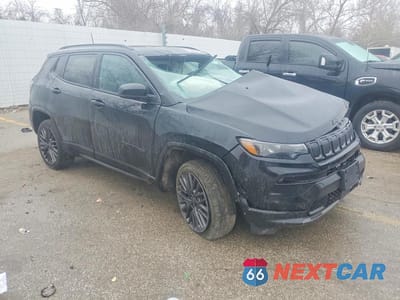 Czwarte zdjęcie samochodu z boku: 2022 JEEP COMPASS LIMITED VIN:3C4NJDCB6NT185656 - miniatura