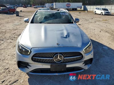 Piąte zdjęcie samochodu w środku: 2021 MERCEDES-BENZ E 450 4MATIC VIN:W1KZF5KB5MA977271 - miniatura