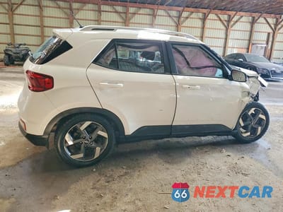 Trzecie zdjęcie samochodu z tyłu: 2023 HYUNDAI VENUE SEL VIN:KMHRC8A38PU247352 - miniatura