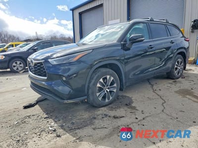2022 TOYOTA HIGHLANDER XLE 5TDGZRBH3NS578304 - główne zdjęcie licytacji z USA - miniatura