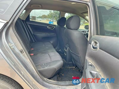 Zdjęcie 6 z 10 samochodu: 2019 NISSAN SENTRA SV VIN:3N1AB7AP4KY447025 - miniatura
