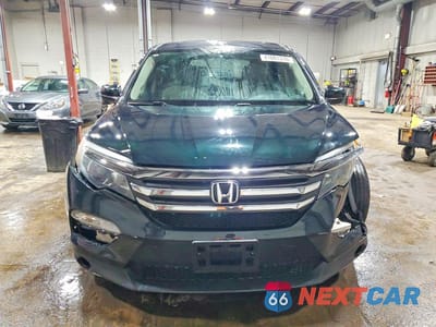 Piąte zdjęcie samochodu w środku: 2018 HONDA PILOT EXL VIN:5FNYF6H51JB021561 - miniatura