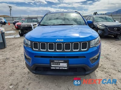 Piąte zdjęcie samochodu w środku: 2018 JEEP COMPASS LATITUDE VIN:3C4NJDBB7JT423235 - miniatura