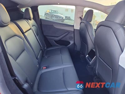 Zdjęcie 11 z 14 samochodu: 2026 TESLA MODEL Y VIN:7SAYGDEE6TF323262 - miniatura