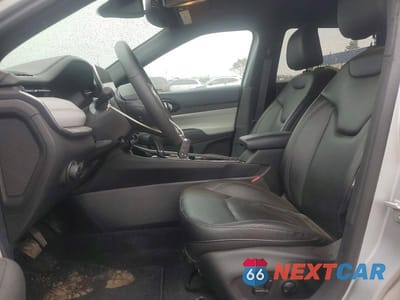 Zdjęcie 7 z 13 samochodu: 2024 JEEP COMPASS LATITUDE LUX VIN:3C4NJDCN0RT114209 - miniatura