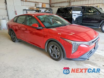 Czwarte zdjęcie samochodu z boku: 2025 KIA K4 LXS VIN:3KPFT4DE3SE023698 - miniatura