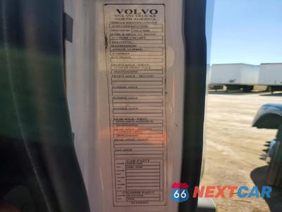 Zdjęcie 10 z 10 samochodu: 2021 VOLVO VNR SEMI TRUCK VIN:4V4WC9EH4MN279888 - miniatura