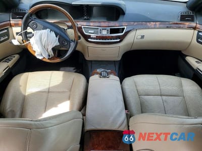 Zdjęcie 8 z 12 samochodu: 2009 MERCEDES-BENZ S 550 VIN:WDDNG71X69A277710 - miniatura