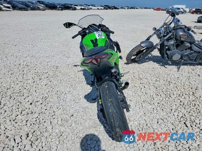 Czwarte zdjęcie samochodu z boku: 2024 KAWASAKI EX500 A VIN:ML5EXGJ10RDA12590 - miniatura