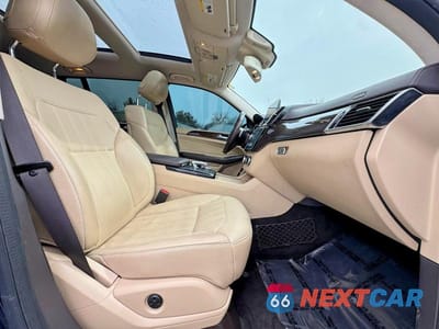 Piąte zdjęcie samochodu w środku: 2018 MERCEDES-BENZ GLS 450 4MATIC VIN:4JGDF6EE5JB124726 - miniatura