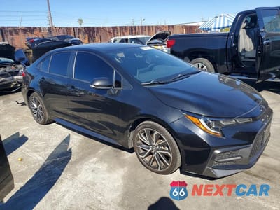 Czwarte zdjęcie samochodu z boku: 2020 TOYOTA COROLLA SE VIN:JTDP4RCE3LJ040621 - miniatura
