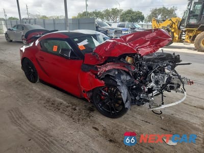 Czwarte zdjęcie samochodu z boku: 2021 TOYOTA GR SUPRA 3.0 PREMIUM VIN:WZ1DB0C07MW046081 - miniatura