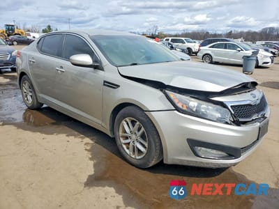 Czwarte zdjęcie samochodu z boku: 2012 KIA OPTIMA LX VIN:5XXGM4A70CG070686 - miniatura