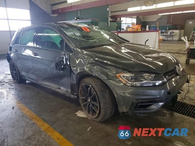 Czwarte zdjęcie samochodu z boku: 2018 VOLKSWAGEN GOLF R VIN:WVWVF7AU9JW105746 - miniatura