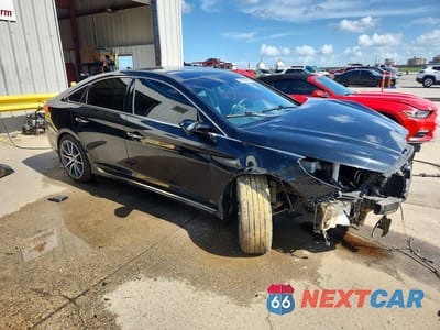Czwarte zdjęcie samochodu z boku: 2019 HYUNDAI SONATA LIMITED 2.0T VIN:5NPE34AB6KH820366 - miniatura