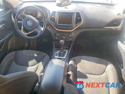 Zdjęcie 8 z 13 samochodu: 2017 JEEP CHEROKEE LATITUDE VIN:1C4PJLCB3HW548609 - miniatura