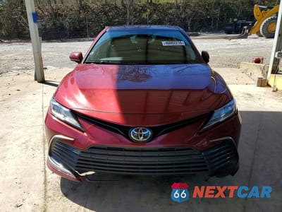 Piąte zdjęcie samochodu w środku: 2022 TOYOTA CAMRY LE VIN:4T1R11AK2NU673572 - miniatura