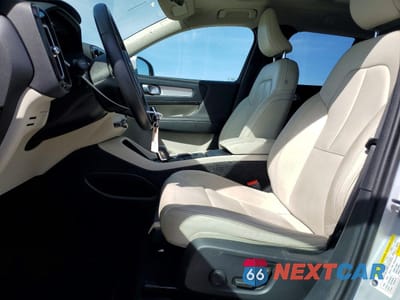 Zdjęcie 7 z 13 samochodu: 2020 VOLVO XC40 T5 MOMENTUM VIN:YV4162UK9L2246402 - miniatura