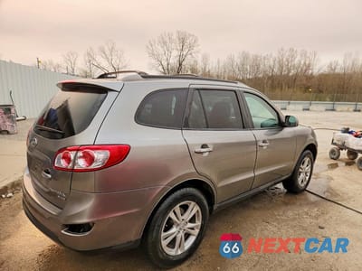 Trzecie zdjęcie samochodu z tyłu: 2011 HYUNDAI SANTA FE LIMITED VIN:5XYZK4AG1BG056885 - miniatura