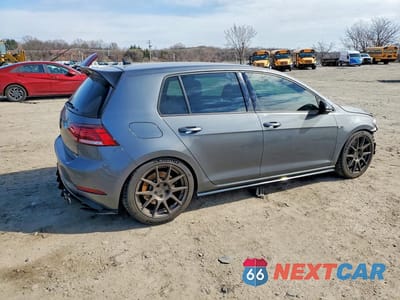 Trzecie zdjęcie samochodu z tyłu: 2019 VOLKSWAGEN GOLF R VIN:WVWVA7AU0KW145388 - miniatura