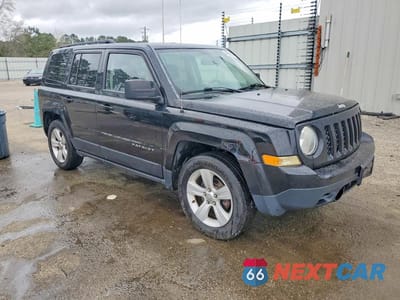 Czwarte zdjęcie samochodu z boku: 2014 JEEP PATRIOT LATITUDE VIN:1C4NJPFB3ED667116 - miniatura