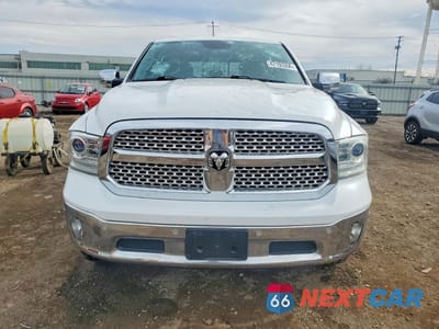 Piąte zdjęcie samochodu w środku: 2016 RAM 1500 LARAMIE VIN:1C6RR7NT9GS153037 - miniatura