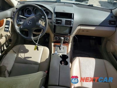 Zdjęcie 8 z 11 samochodu: 2011 MERCEDES-BENZ C 300 VIN:WDDGF5EB0BA452067 - miniatura