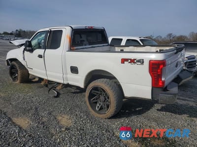 Drugie zdjęcie samochodu z przodu: 2019 FORD F350 SRW SUPER DUTY VIN:1FT8X3BT3KEG35906 - miniatura
