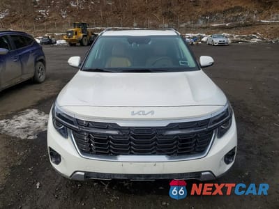 Piąte zdjęcie samochodu w środku: 2024 KIA SELTOS EX VIN:KNDERCAAXR7661060 - miniatura